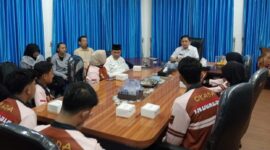 Plt Ketua KONI Lampung Budi Darmawan saat menerima Tim Okada Karate Championship Lampung, yang akan berlaga di ajang Milo International Karate Championship 2025 di Kuala Lumpur, Malaysia (dok Humas KONI Lanpung)