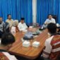 Plt Ketua KONI Lampung Budi Darmawan saat menerima Tim Okada Karate Championship Lampung, yang akan berlaga di ajang Milo International Karate Championship 2025 di Kuala Lumpur, Malaysia (dok Humas KONI Lanpung)