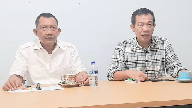 Tim Penjaringan dan Penyaringan (TPP) KONI Lampung, Supriyadi Alfian dan Adi Kurniawan. Foto. Ist.