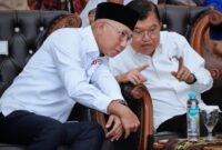 Gubernur Lampung, Rahmat Mirzani Djausal tampak berbincang Akrab dengan Ketua Umum PMI Pusat, H. M. Jusuf Kalla ( dok Diskominfo Provinsi Lampung).