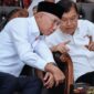 Gubernur Lampung, Rahmat Mirzani Djausal tampak berbincang Akrab dengan Ketua Umum PMI Pusat, H. M. Jusuf Kalla ( dok Diskominfo Provinsi Lampung).