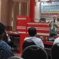 Nanang Priyatna dari Paluma Nusantara tengah memberikan sosialiaasi lokakarya, Rabu, 18 Juni 2025, di Aula Krakatau Kantor Bupati Lamsel. (Foto.Juwantoro)