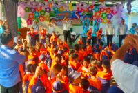 Bupati Lampung Selatan Radityo Egi Pratama senam bersama anak - anak TK Al Mumtaza, Kalianda dalam rangka Hari Anak Nasional tahun 2025, Rabu, 23 Juli 2025. (Foto.Ist)