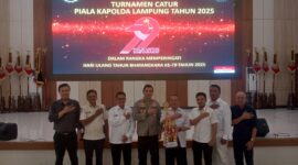 Pecatur Lampung Selatan foto bersama usai menerima piala Kapolda Lampung