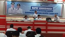 Rakor Pejabat Pemkab Lampung Selatan tertutup tertutup untuk wartawan. (Foto.Juwantoro)