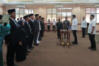 Bupati Lampung Selatan Radityo Egi Pratama lantik 10 pejabat di Lingkup Pemkab Lamsel, Rabu, 2 Juli 2025. (Foto.Juwantoro)