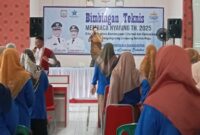 Narasumber dari Perpustakaan Provinsi Lampung Liza tengah memberikan semangat kepada para peserta. Foto.Juwantoro
