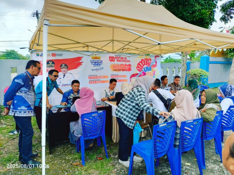 Gerai Jebolin UMKM di Kecamatan Kalianda diserbu pelaku usaha, Jumat, 1 Agustus 2025. 