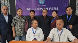 Zulkifli Gani Ottoh dan anggota Steering Committe dalam rapat yang digelar di Hall Dewan Pers, Senin (4/8/2025).