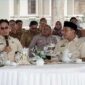 Bupati Lampung Selatan H. Radityo Egi Pratama, ST, M.B.A. di dampingi Wakil Bupati saat menggelar rapat persiapan Krakatau Beach Run 2025 (poto Diskominfo pemkab Lamsel).