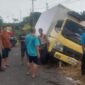 Ipda Dani Saat menolong truk bermuatan sembako yang terperosok di tanjakan Jalan Pesisir, Desa Maja, Kecamatan Kalianda.