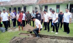 Egi Lakukan Peletakan Batu Pertama Pembangunan RKB