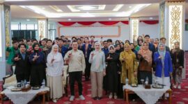 Wagub Lampung bersama mahasiswa Kedokteran Universitas Lampung dan Ikatan Senat Mahasiswa Kedokteran Indonesia ( poto Diskominfo Prov Lampung).