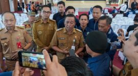 Kepala Dinas Komunikasi, Informatika, dan Statistik, Ganjar Jationo saat wawancara dengan Awak media. ( ist)