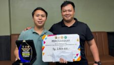 Atlet muda asal Lampung Selatan, Agung poto bersama Ketua Umum POBSI Provinsi Lampung, Taufan Aditya Irana