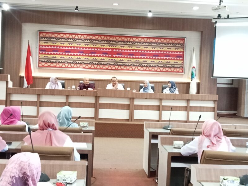 Sekretraris Dinas Pendidikan Lampung Selatan Cahyadi tengah memberikan sambutan dalam kegiatan Pengembangan PAUD -HI, Rabu, 6 Agustus 2025. (Foto.Juwantoro)