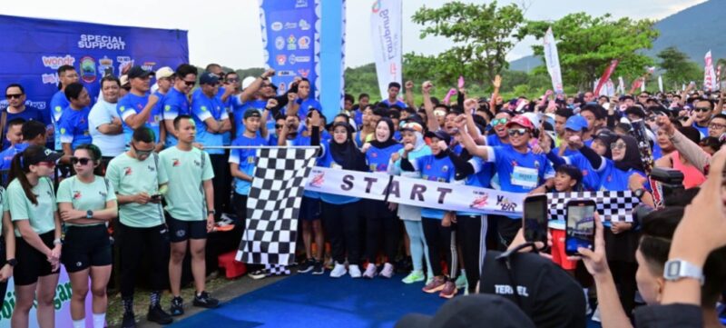 Peserta Krakatau Beach Run 2025, siap melakukan star, Minggu, 24 Agustus 2025. (Foto.Diskominfo Lamsel)