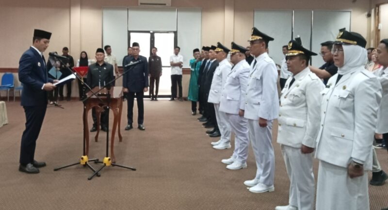 Bupati Lampung Selatan Radityo Egi Pratama melantik 8 pejabat eselon III di Lingkungan Pemkab Lamsel, Rabu, 27 Agustus 2025. (Foto.Juwantoro)