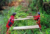 Poto: Gubernur Lampung turun langsung melihat kondisi Jembatan Gantung Tampang Muda di Kecamatan Pematang Sawa, Tanggamus. 