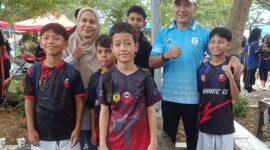 Poto: Wakil Bupati Syaiful Anwar Poto Bersama Atlet yang ikut  kejuaraan Olahraga Tingkat Pelajar se-Kabupaten Lampung Selatan (ist).