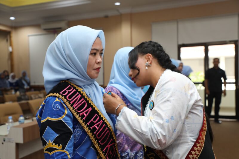 Bunda PAUD Lampung Selatan Zita Anjani kukuhkan Bunda PAUD Kecamatan se-Lamsel, Selasa, 23 September 2025. (Foto. Dokpim Lamsel)