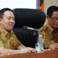 Sekdaprov Marindo Kurniawan saat rapat Evaluasi Pencapaian Pajak Kendaraan Bermotor (PKB) dan Bea Balik Nama Kendaraan Bermotor (BBNKB) Tahun 2025 (Dok Diskoninfo Provinsi Lampung).