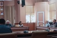 Staf Ahli Bupati Bidang Keuangan Lampung Selatan Achmad Herry, pimpin rapat TKKSD. (Foto.Juwantoro)
