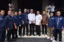 Poto: Ketua PWI Pusat Munir bersama Ketua PWI Lanpung, Dewan Penasehat, dan pengurus yang hadir di momen Pelantikan. ( lim)