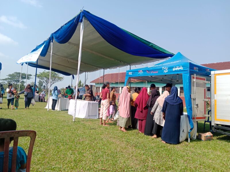 Operasi Pasar Murah di Jatiagung ramai pengunjung dari kaum ibu, Kamis, 9 Oktober 2025. (Foto.Dok.Disdagprind Lamsel)