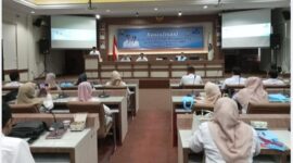 Wakil Bupati Lampung Selatan M.Syaiful Anwar tengah memberikan sambutan dalam acara sosialisasi pengendalian gratifikasi, pungli dan pengaduan, Rabu, 29 Oktober 2025. (Foto.Juwantoro)