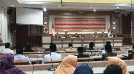 Wakil Bupati Lampung Selatan M.Syaiful Anwar tengah memberikan amanat dalam peringataj Hari Sumpah Pemuda Ke-97. (Foto.Juwantoro)