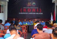 Ketua KONI Lamsel Zulhaidir pimpin Rapat persiapan pelaksanaan Pokab dan Tarkam ( poto //Lim Serembi Lampung).