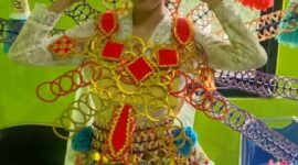 Peserta Pawai gunakan kosum dari barang bekas yang mewah dan unik. (Foto.Ist)