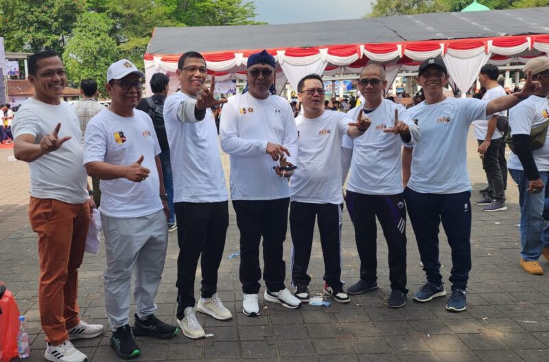 Poto: Ketua PWI Pusat Poto bersama Pengurus PWI Lampung yang hadir di Kick-off HPN 2026 di Serang Banten
 (dok PWI Lampung).