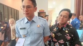 Bupati Lampung Selatan Radityo Egi Pratama dan Sekdakab Lamsel Supriyanto. (Foto.Juwantoro)