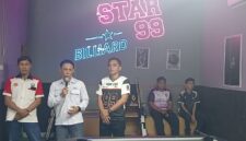 Ketua POBSI Lamsel Muslim di diampuni Sekretaris Topan Arya saat membuka Kejuaraan POBSI ( poto Yan).