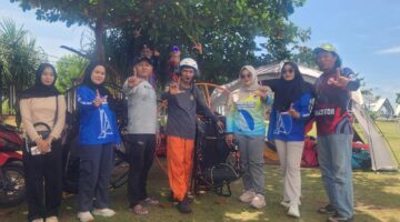 Poto: Para atlet Paramotor Lampung bersama pelatih dan ketua Pengprov ( poto muslim).