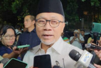 Poto: Zulkifli Hasan di hadapan sejumlah awak media.( ist).