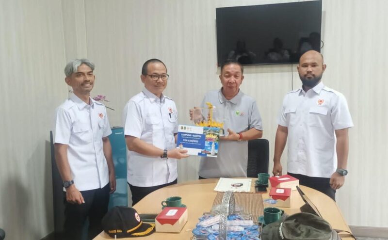 Poto: Wakil Ketua Umum KONI Lampung, Riagus Ria, dengan Ketua Harian KONI Sumatera Selatan, M. Aliandra Pati Gantada  (dok KONI Lampung).