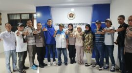 Poto: Jajaran PWi Lampung dan Humas Polda saat kunjungan Ke Sekretariat PWI Lampung ( dok PWI Lampung).