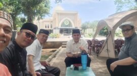 Bupati Lamsel di dampingi Kadisduk Capil Edy Firnandi dan Sekretaris Disdik  Cahyadi.( Lim).