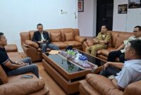 Ketua Umum KONI Lampung, Taufik Hidayat, saat menggelar pertemuan strategis dengan pengurus demisioner Ikatan Sport Sepeda Indonesia (ISSI) Lampung (  dok KONI Lampung)