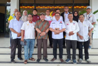Poto bersama usai pertemuan dengan  pengurus Ikatan Anggar Seluruh Indonesia (IKASI) Lampung.( dok KONI Lampung).