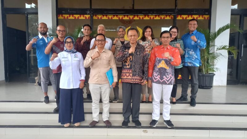 Poto bersama usai koordinasi bersama cabang olahraga Akuatik Lampung ( dok Humas KONI Lampung).