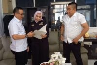 Poto: Wakil Ketua Umum II KONI Lampung, Riagus Ria, saat mengunjungi KONI Bengkulu ( dok koni lampung).