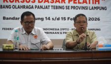 Poto: Wakil Ketua II KONI Provinsi Lampung, Riaagus Ria, membuka Kursus Dasar Pelatih Cabang Olahraga Panjat Tebing
(DOK: KONI Lampung).