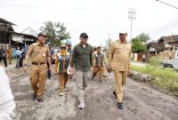 Poto: Gubernur Lampung tinjauan progres perbaikan jalan ( dok Kominfo Prov Lampung).