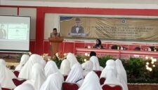 Para jamaah haji tengah mengikut manasik haji yang dilaksanakan Kantor Kementerian Haji dan Umrah Lampung Selatan, Selasa, 3 Februari 2026. (Foto.Juwantoro)