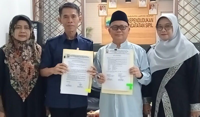 Poto: Edy Firnadi dan Anton cermana bersama Istri (ist)