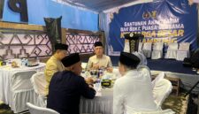 Poto: Kadis kominfo Pemkab Lamsel tampak hadir Mewakili Bupati Lamsel di Buka bersama PWI Lampung (ist).